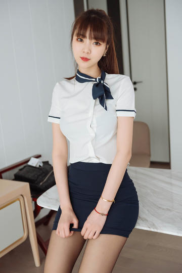 办公室含着春潮她的乳